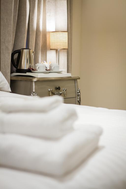 Fair Oak House Exeter Airport Hotel Clyst Saint Mary Room photo